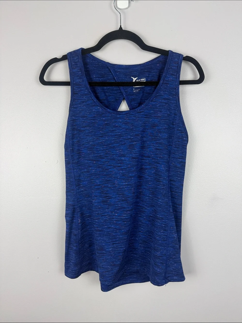 Old Navy Active Women's Go-Dry Fitted Racerback Tank with Keyhole/Twist Back - Picture 2 of 9